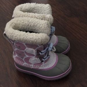 Toddler girls Sorel snow boots size 9